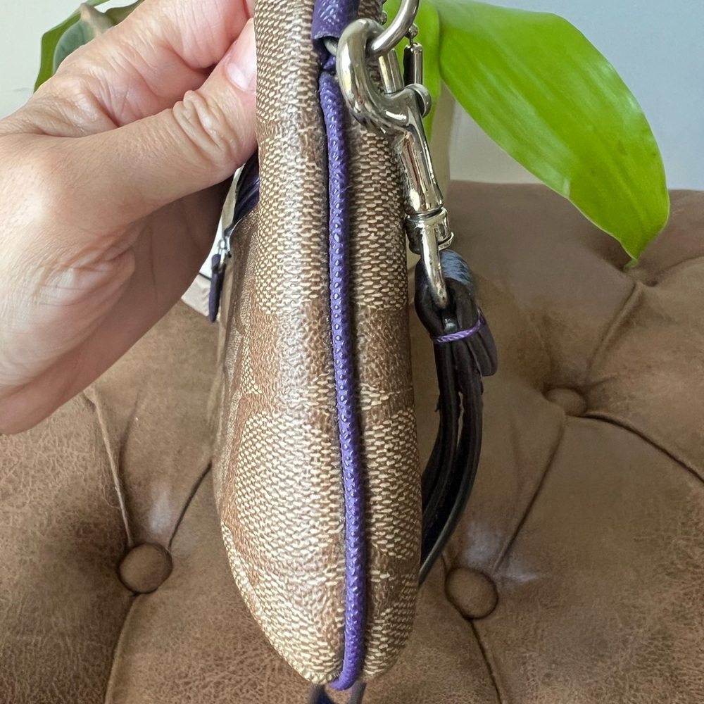 Coach Peyton Signature Wristlet Zipper Go Go Wallet with Purple Trim-  F49965 - Picture 7 of 12